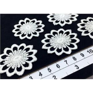 LM011 Set of 5 White Lace Flowers