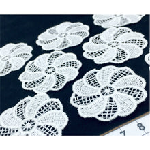 Load image into Gallery viewer, LM014 Set of 8 White Lace Flowers
