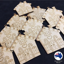 Load image into Gallery viewer, WS1018 Gingerbread House Ornament