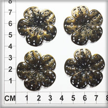 Load image into Gallery viewer, CH016 Filigree Flowers #8
