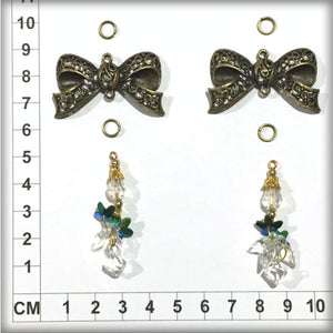 CH1002 2 Bow Charms + 4 Jump Rings + 2 Hanging Gems