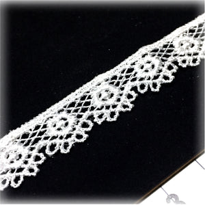 LL017 13mm White Polyester Cotton Lace per metre