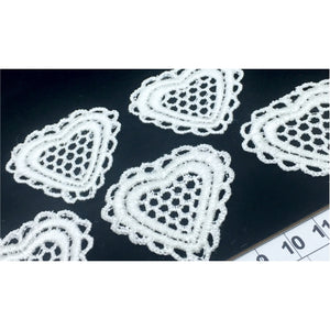 LM010 Set of 5 White Lace Hearts