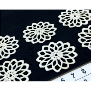 LM012 Set of 6 Ivory Lace Flowers