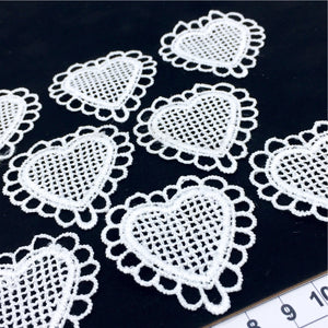LM013 Set of 8 White Lace Hearts