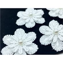 Load image into Gallery viewer, LM017 Set of 5 White Lace Flowers with Pearl
