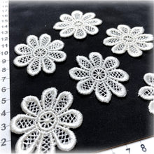 Load image into Gallery viewer, LM018 Set of 6 White Lace Flowers
