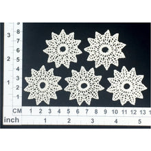 Load image into Gallery viewer, LM008 Set of 5 Cream Lace Flowers
